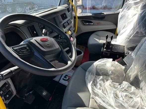 Peterbilt 567 商用底盤車
