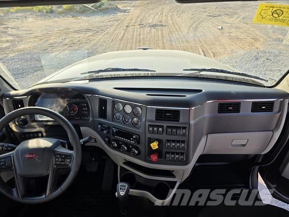 Peterbilt 567 曳引機組件