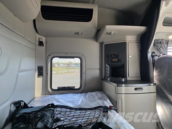 Peterbilt 567 曳引機組件