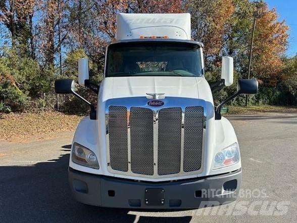 Peterbilt 579 曳引機組件