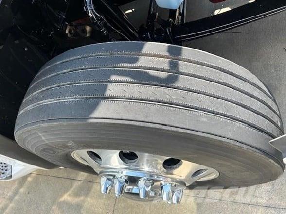 Peterbilt 579 曳引機組件