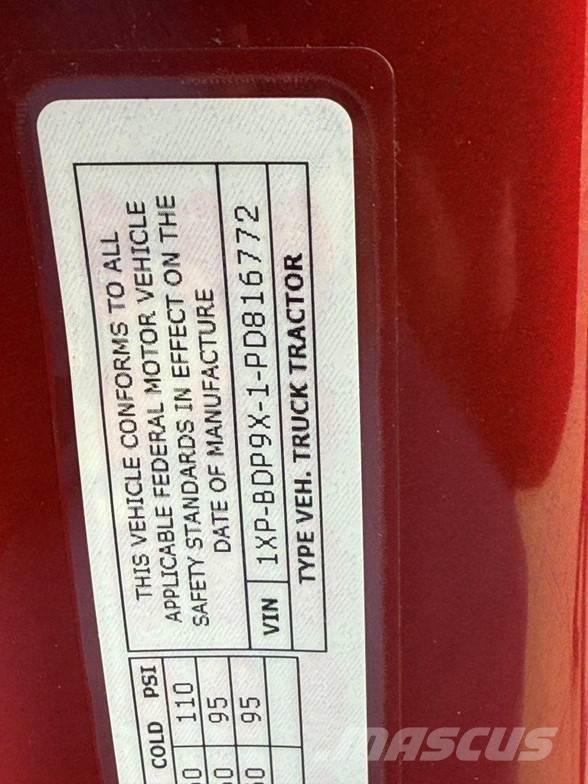 Peterbilt 579 曳引機組件