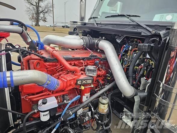 Peterbilt 589 曳引機組件