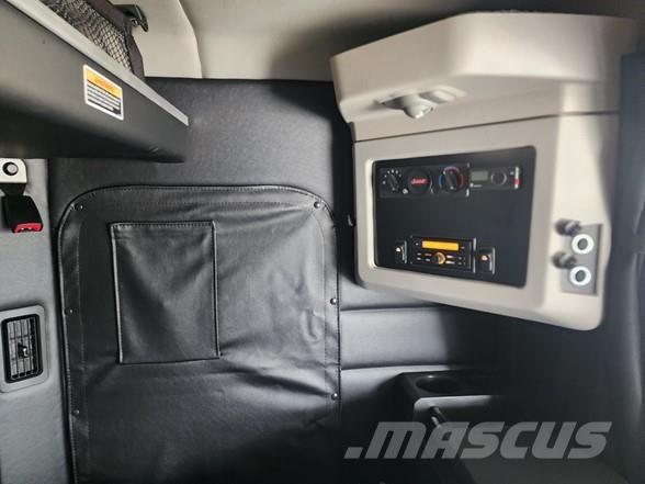 Peterbilt 589 曳引機組件