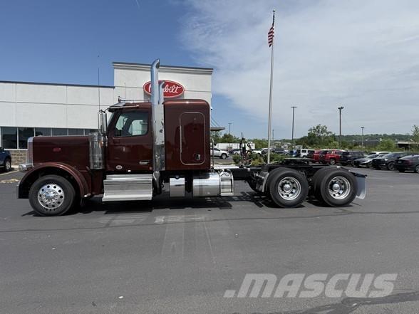 Peterbilt 589 曳引機組件