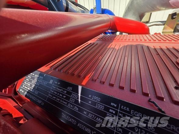 Peterbilt 589 曳引機組件