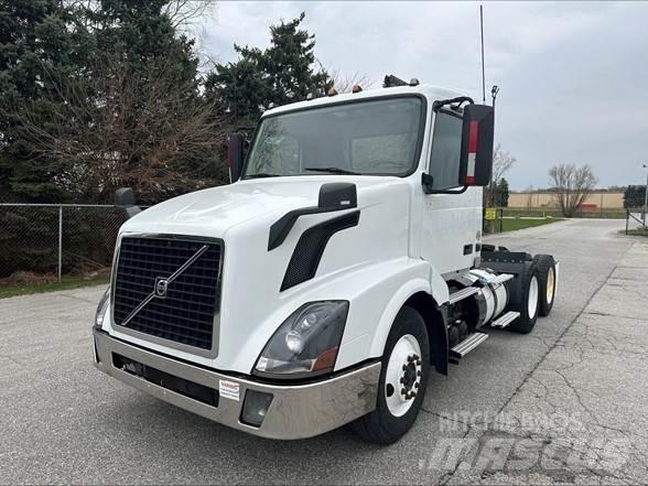 Volvo VNL42T300 曳引機組件