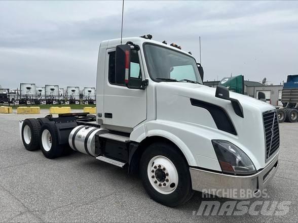 Volvo VNL42T300 曳引機組件