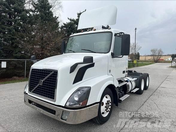 Volvo VNL42T300 曳引機組件