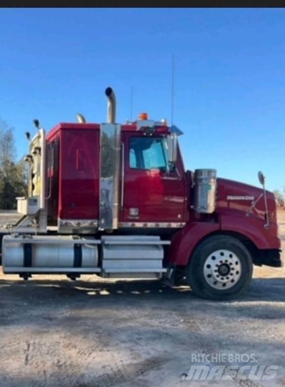 Western Star 4900 曳引機組件