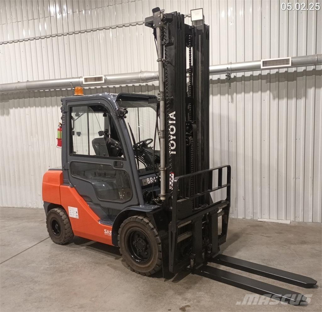 Toyota 02-8FDF30 柴油卡車