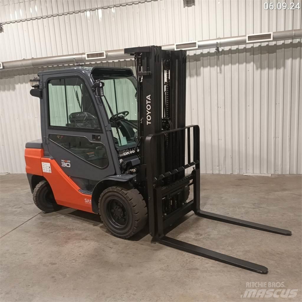 Toyota 52-8FDF30 柴油卡車