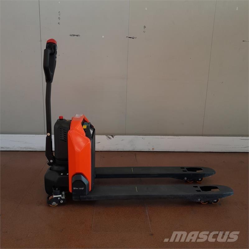 BT LHE130 電動堆高機