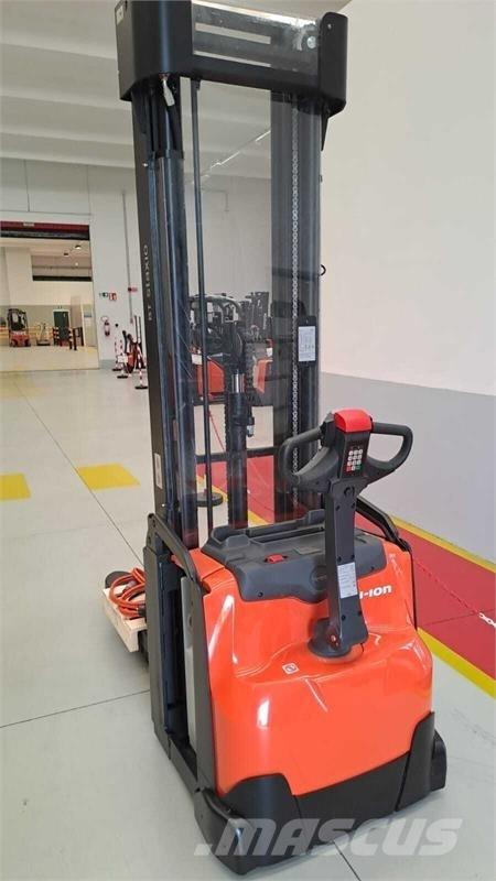 BT SWE160 行走控制式堆積機
