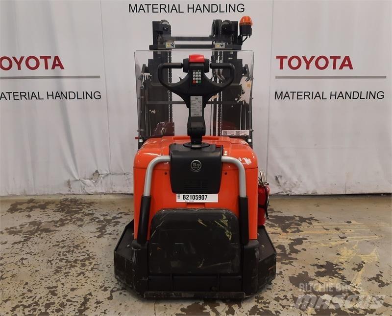 BT SPE120XR 行走控制式堆積機