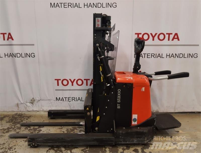 BT SPE120XR 行走控制式堆積機