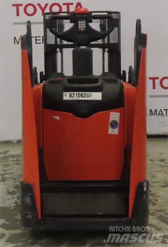 BT SPE200D 自走式堆積機