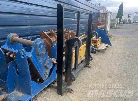 Merlo Pique botte 伸縮臂操作車
