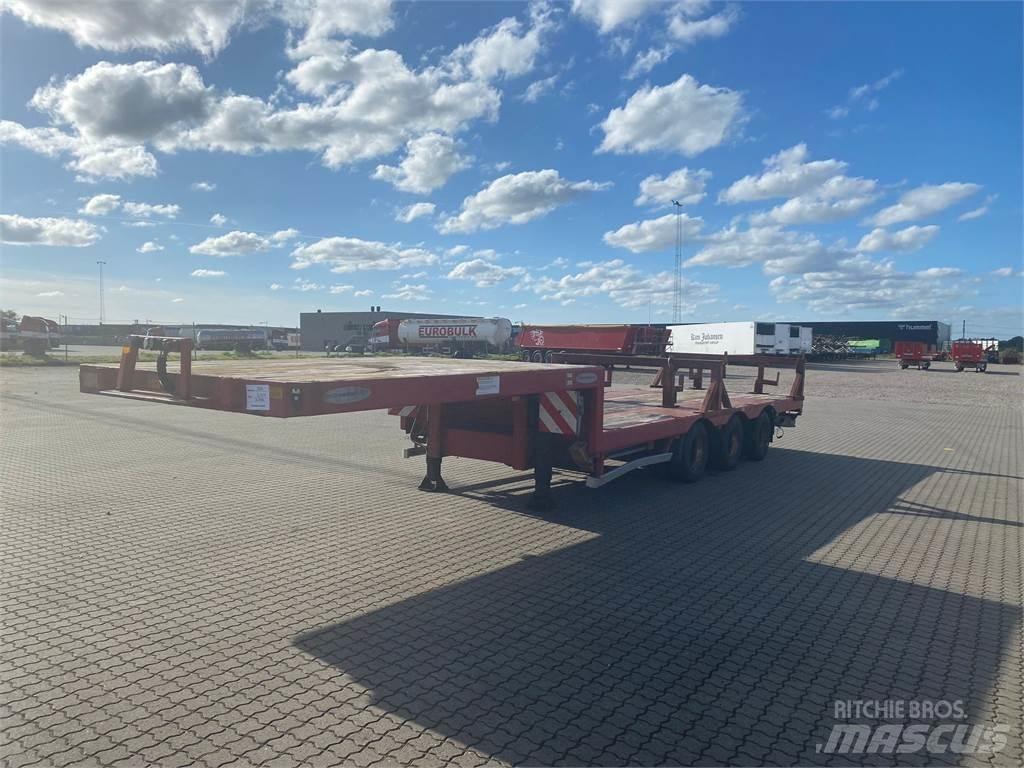  Trailerpartner 地架式半拖車