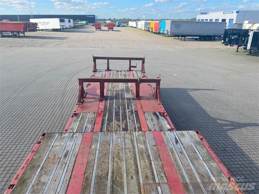  Trailerpartner 地架式半拖車