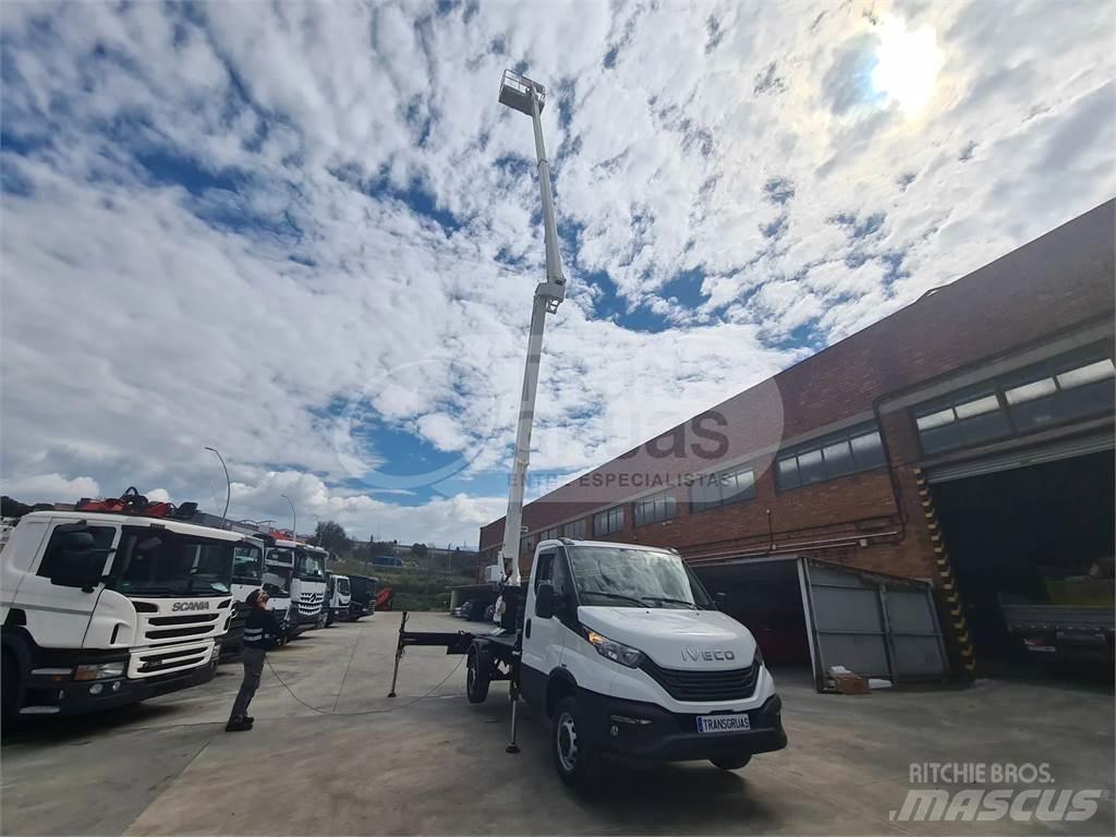 Cela DT Truck 28 FE 卡車裝載高空作業車