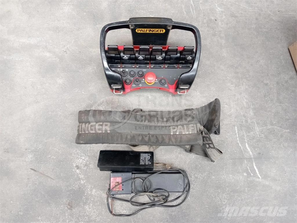 Palfinger PK 23500 裝載起重機