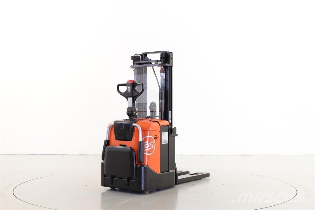 BT SPE125 行走控制式堆積機