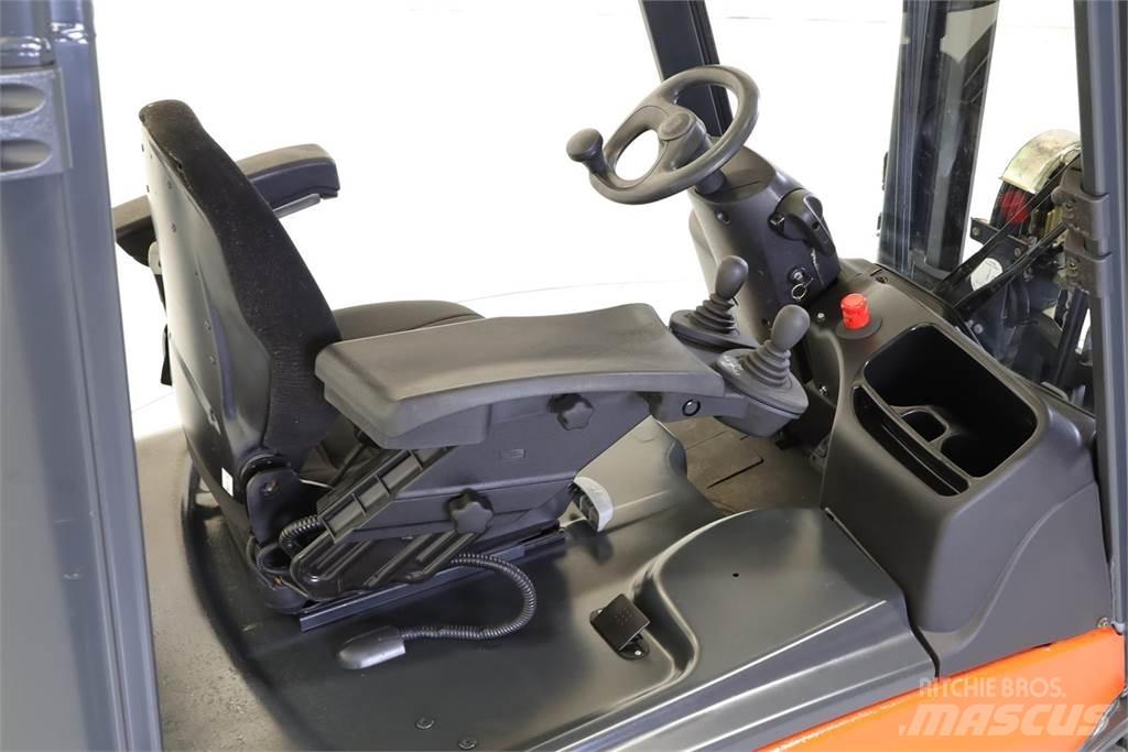 Linde E16L-01 電動堆高機