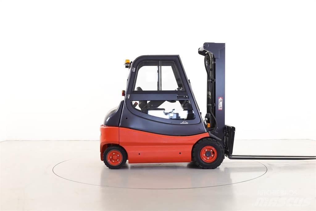 Linde E30-02/336 電動堆高機
