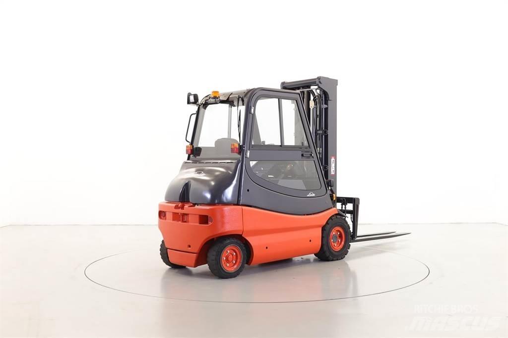 Linde E30-02/336 電動堆高機