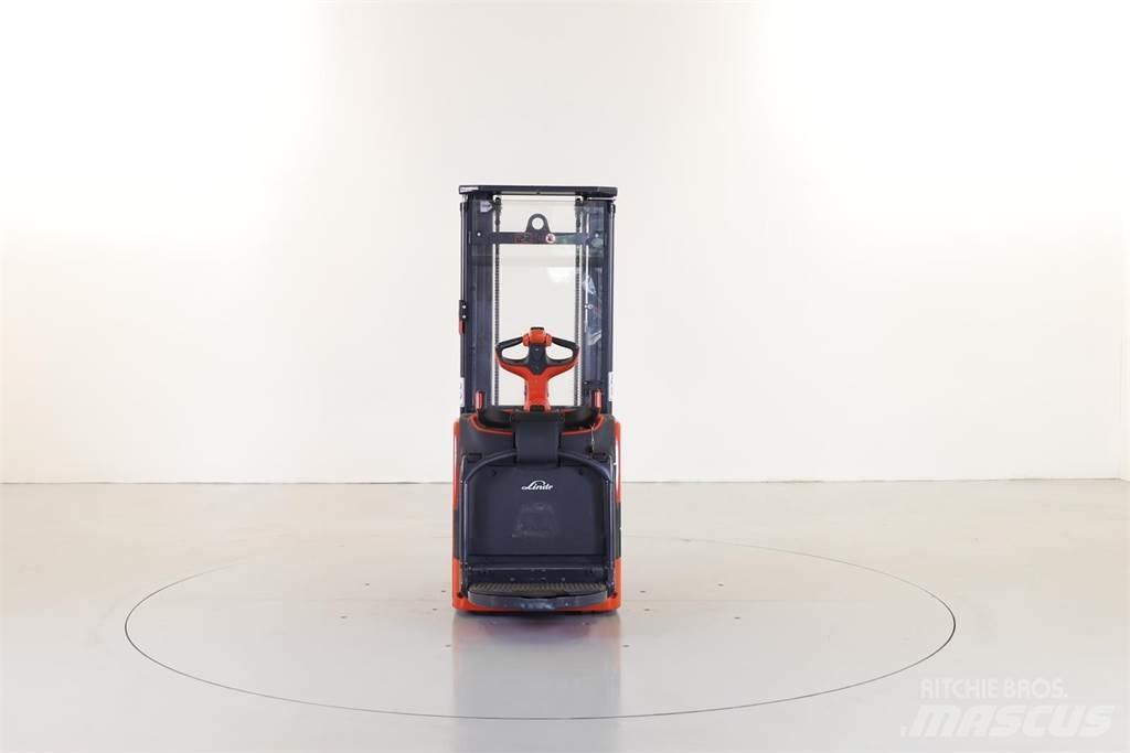 Linde L16 AP 自走式堆積機