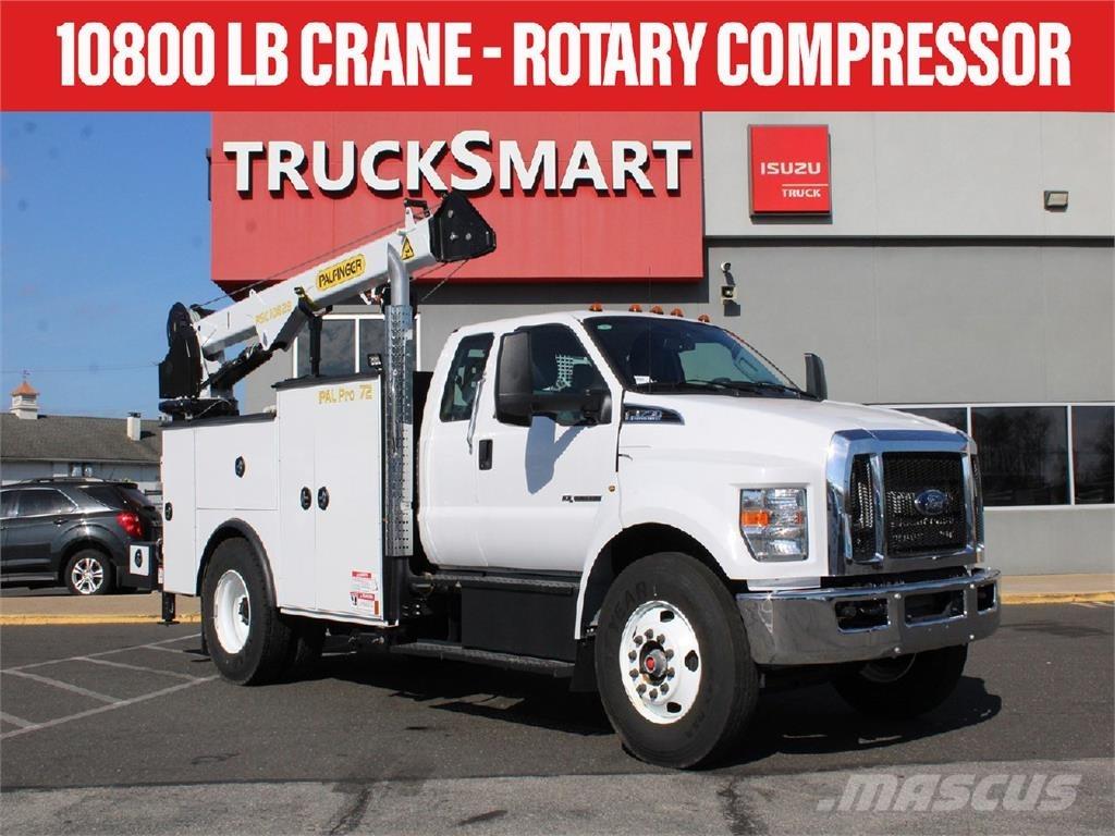 Ford F750 起重機卡車