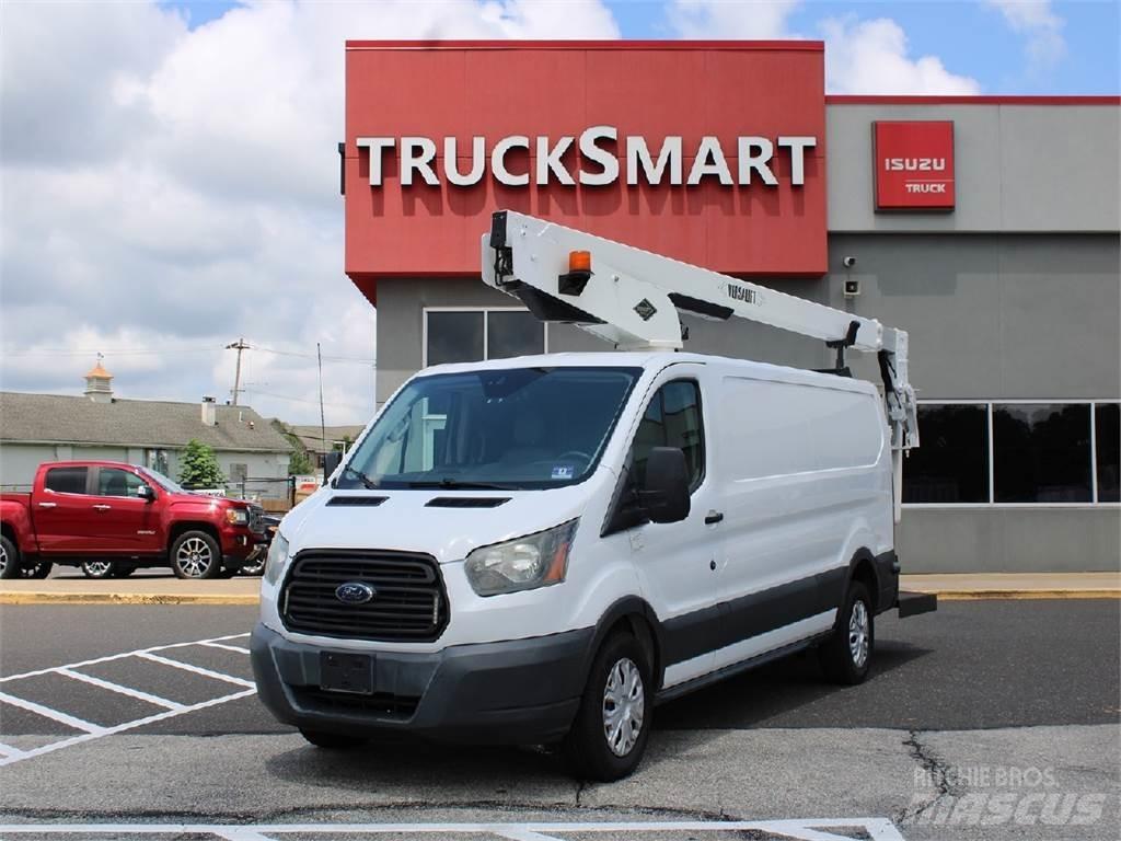 Ford Transit 卡車裝載高空作業車
