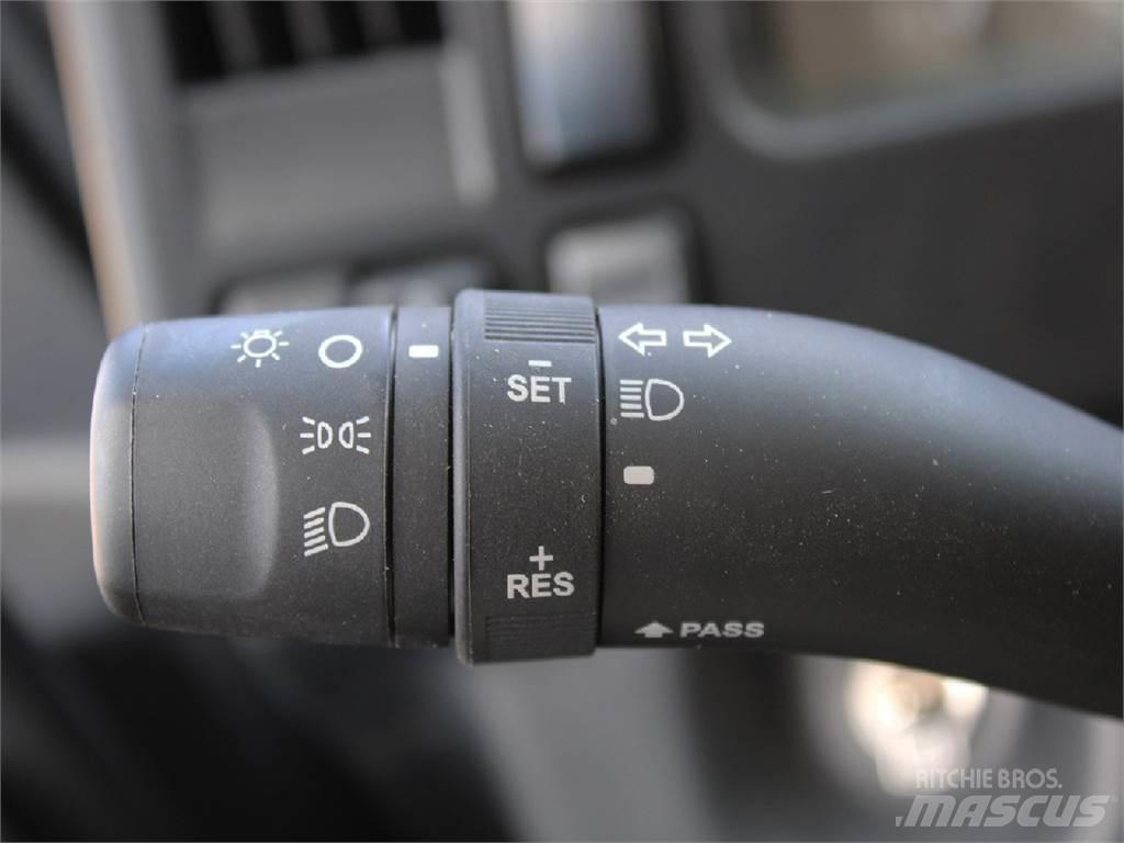 Isuzu FTR 貨箱式卡車
