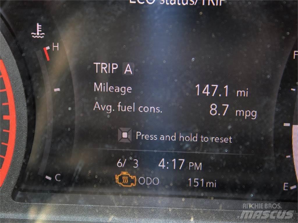 Isuzu NPR-HD 貨箱式卡車
