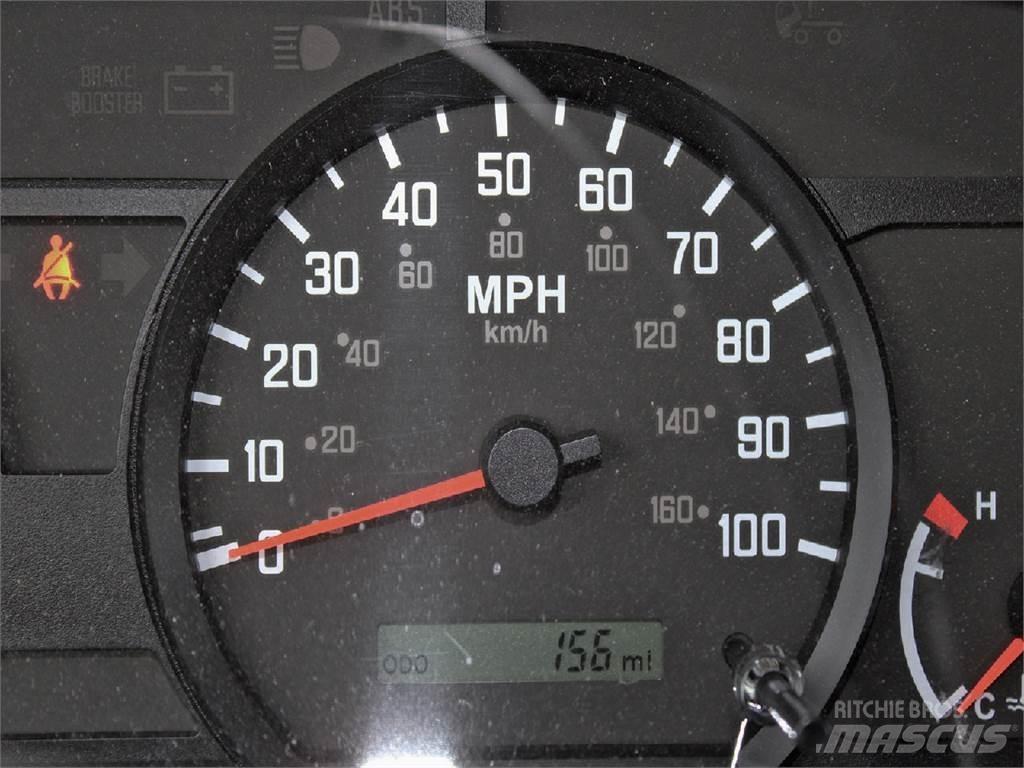 Isuzu NPR-HD 貨箱式卡車