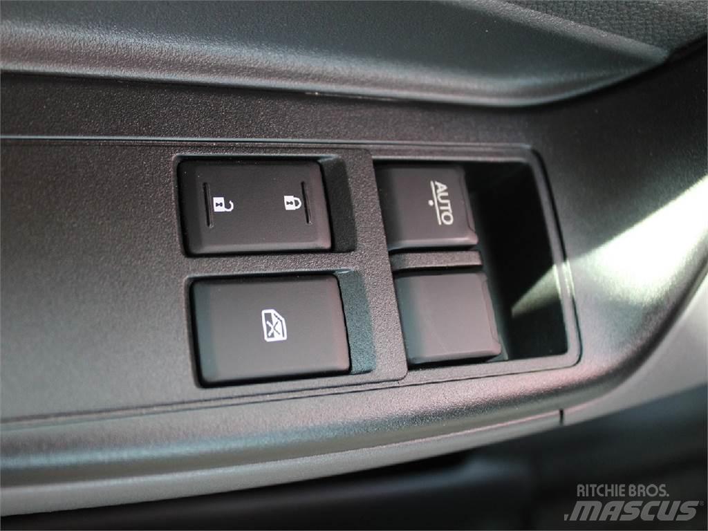 Isuzu NRR 貨箱式卡車