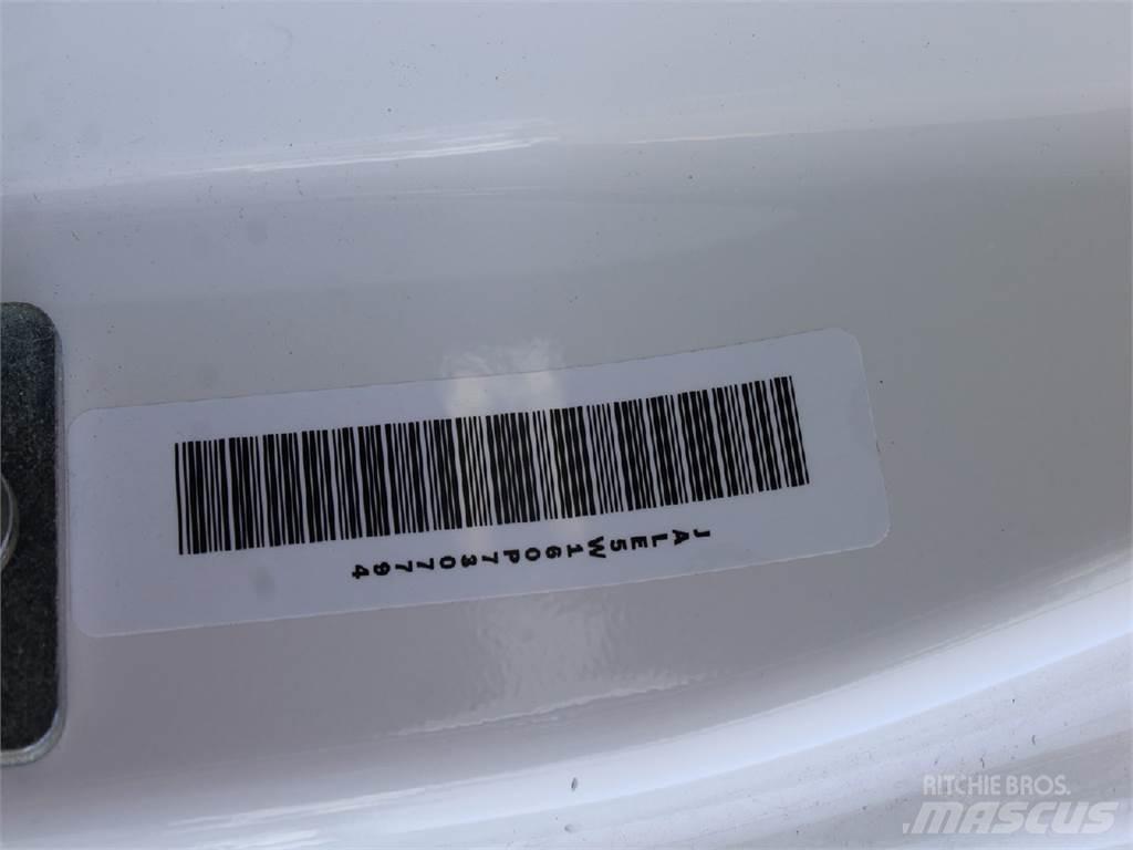 Isuzu NRR 貨箱式卡車