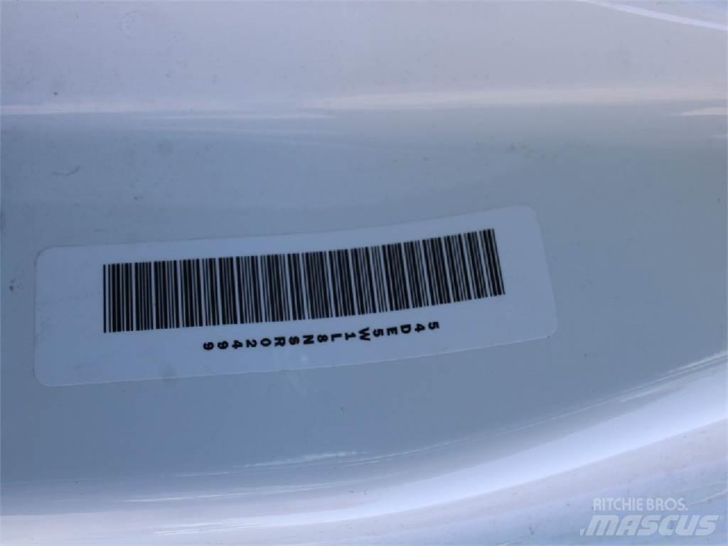 Isuzu NRR 貨箱式卡車