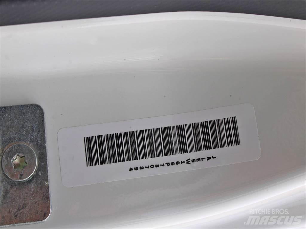 Isuzu NRR 貨箱式卡車