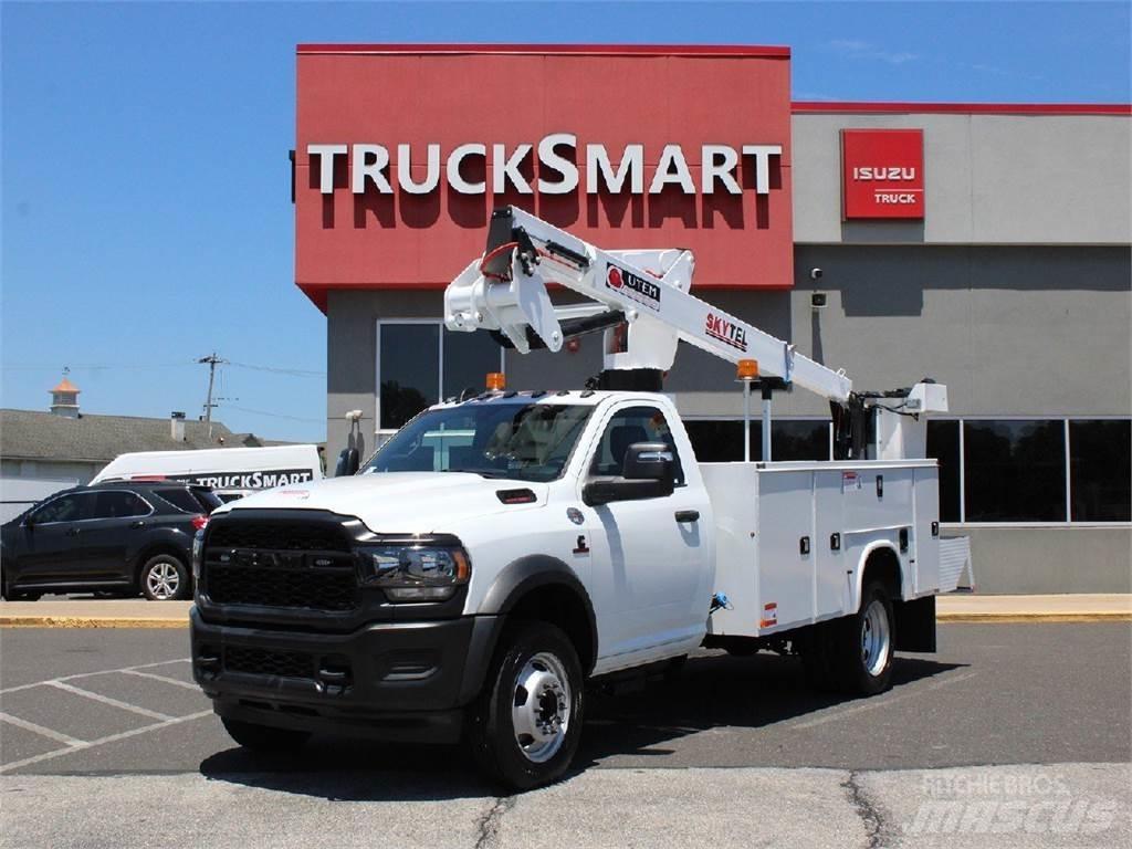 RAM 5500 卡車裝載高空作業車