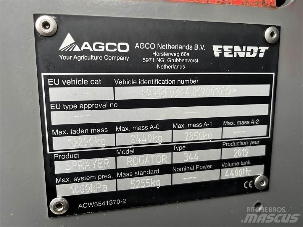 Fendt RG344 牽引式噴霧機