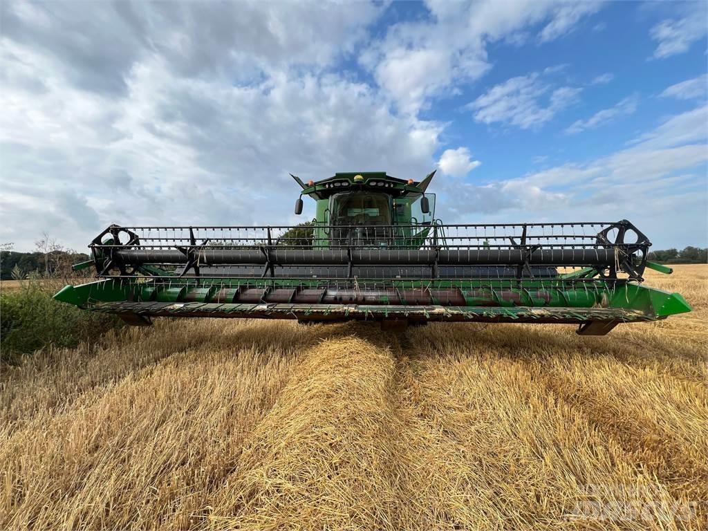 John Deere S685I 聯合收穫機