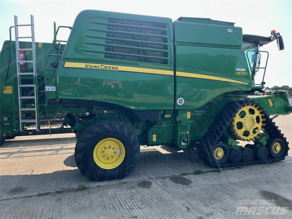 John Deere T670I 聯合收穫機