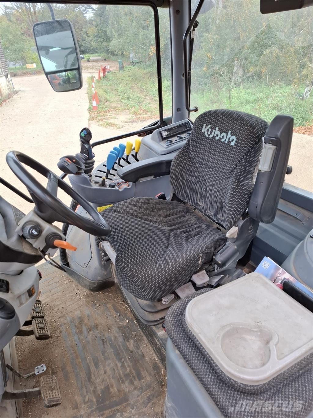 Kubota M7-152 曳引機