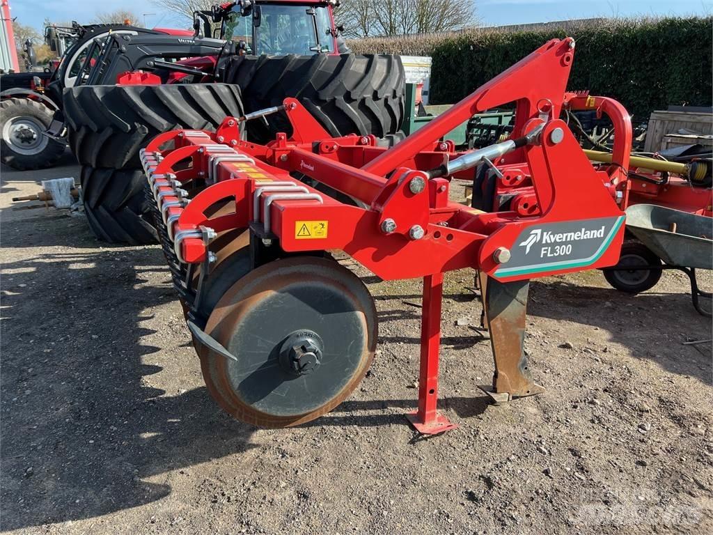 Kverneland FL300 中耕管理機