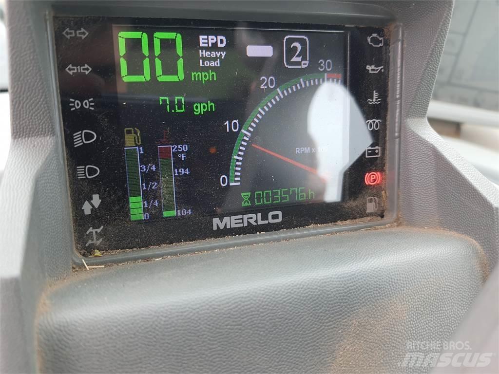 Merlo TF38.7 農業用伸縮臂裝載機