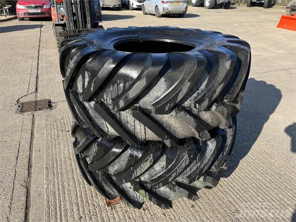 Michelin TYRES. 輪胎、車輪和輪圈