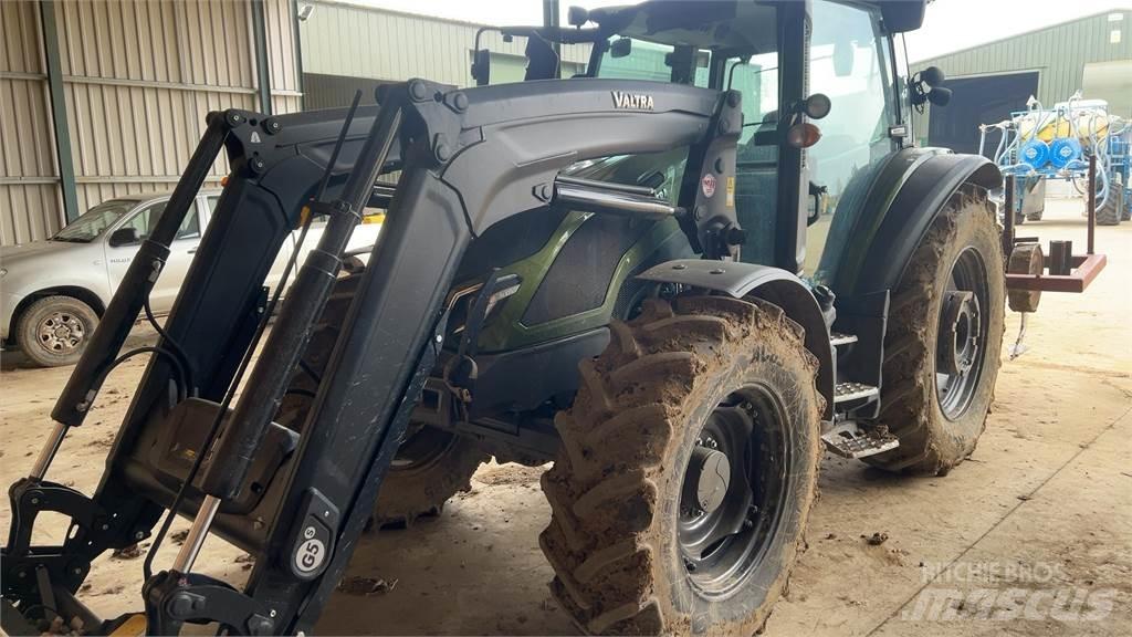 Valtra G135A 曳引機