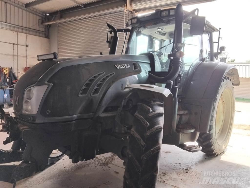 Valtra T183V 曳引機